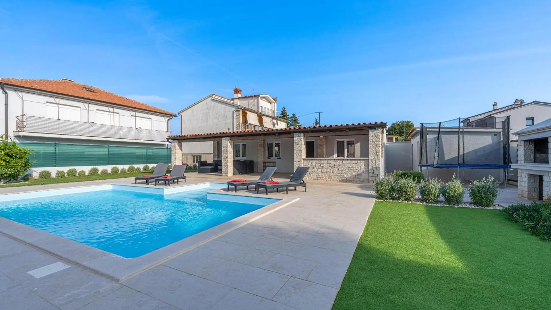Ferienhaus Georgine Mit Pool Pula