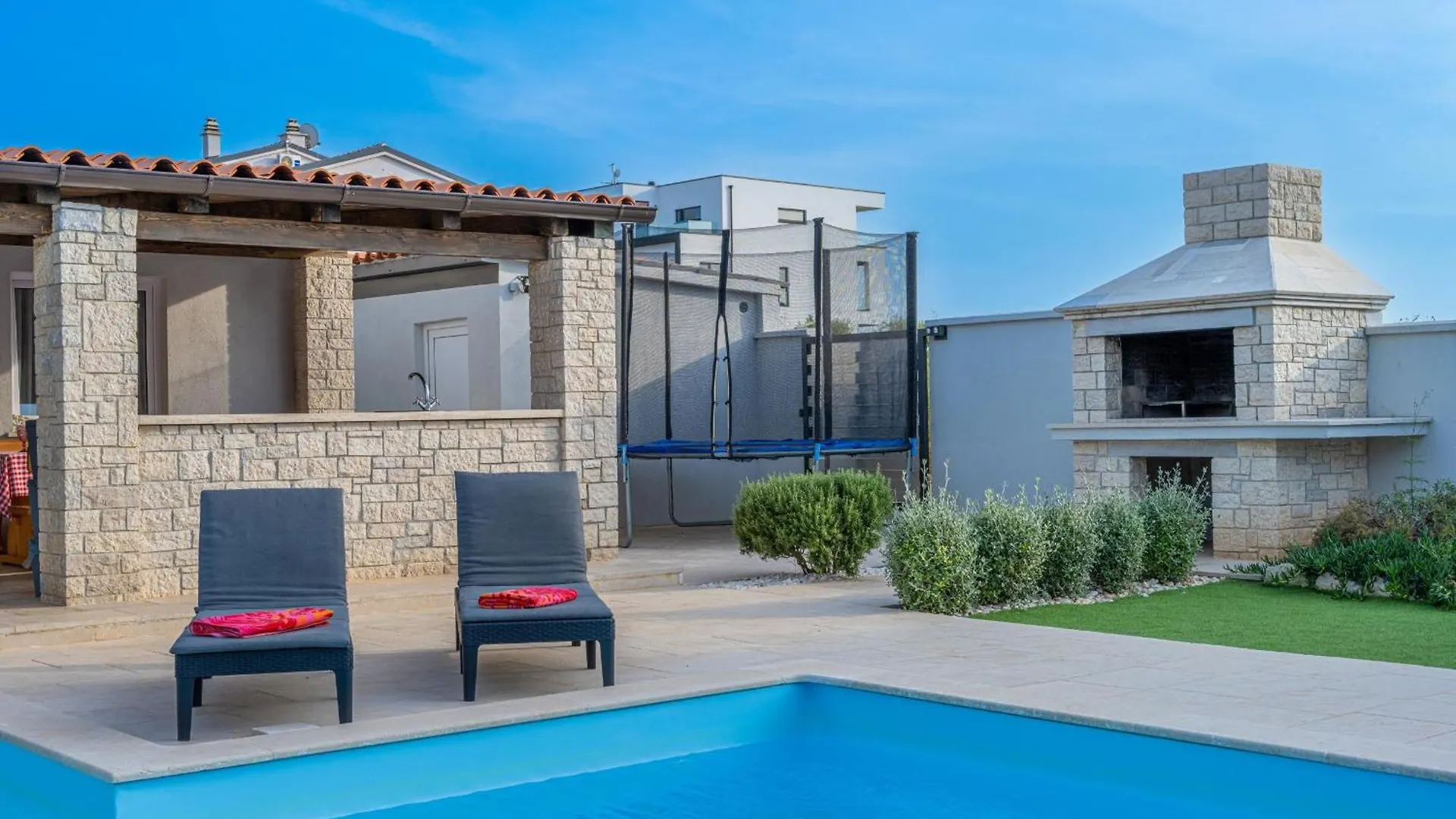 Holiday home Ferienhaus Georgine Mit Pool Pula